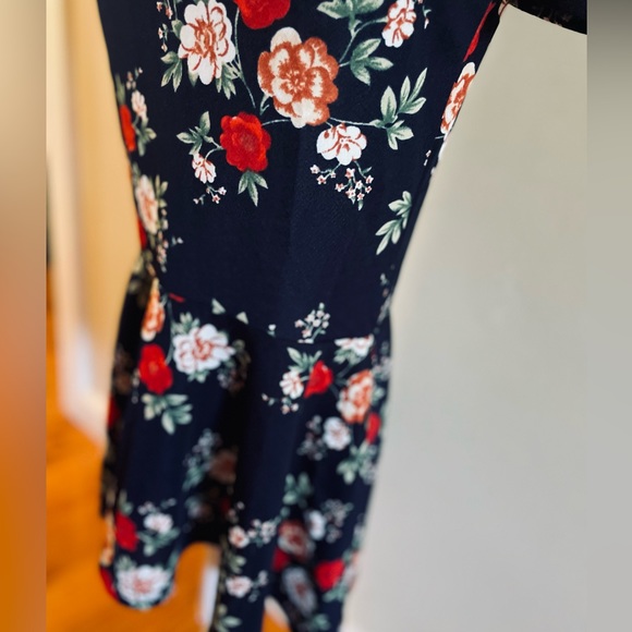 🌷2 for $20🌷NWT EMMY& I Size XS Bodycon Mermaid-Style Floral Dress - Picture 5 of 9